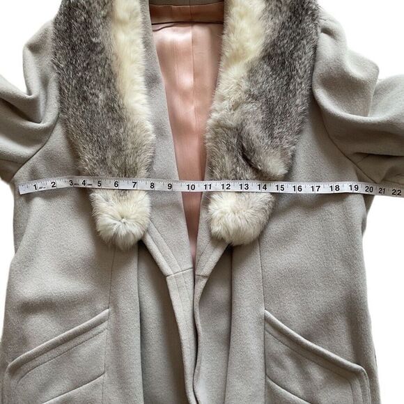 Vintage Elegant Gray beige Women's long belted Coat with Fur Collar L/XL - Picture 14 of 16